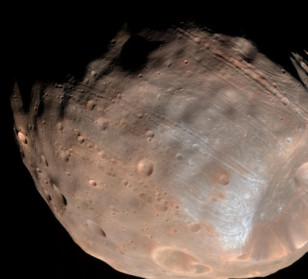 Mars’ moon Phobos found to be falling apart